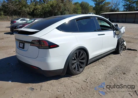 2024 Tesla Model X Long Range z USA, uszkodzony, nr VIN 7SAXCBE54RF460155
